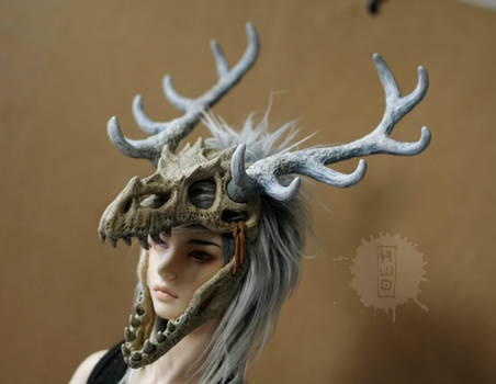 commission: ice dragon skull headdress