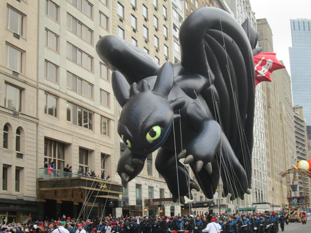 Toothless balloon