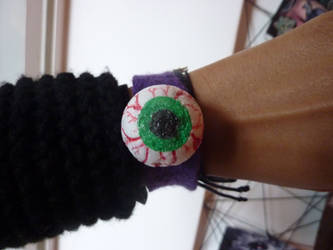 Woolen Eyeball Bracelet II