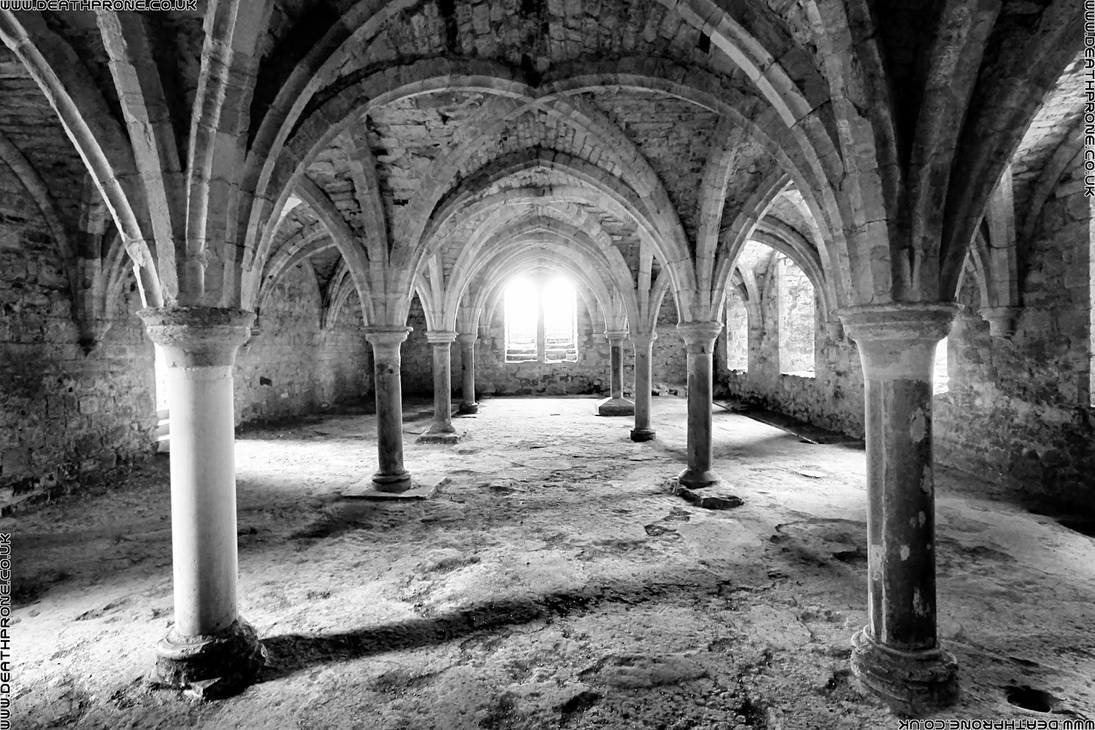 Black and white photo of battle abbey by deathproneimages