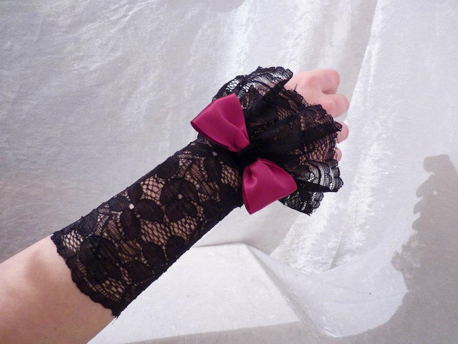 Black red Papillon Glove