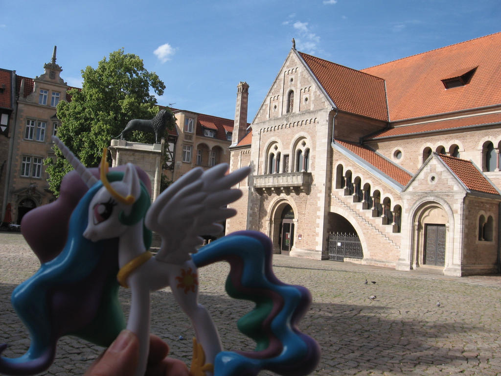 Celestia on the Brunswick castle square