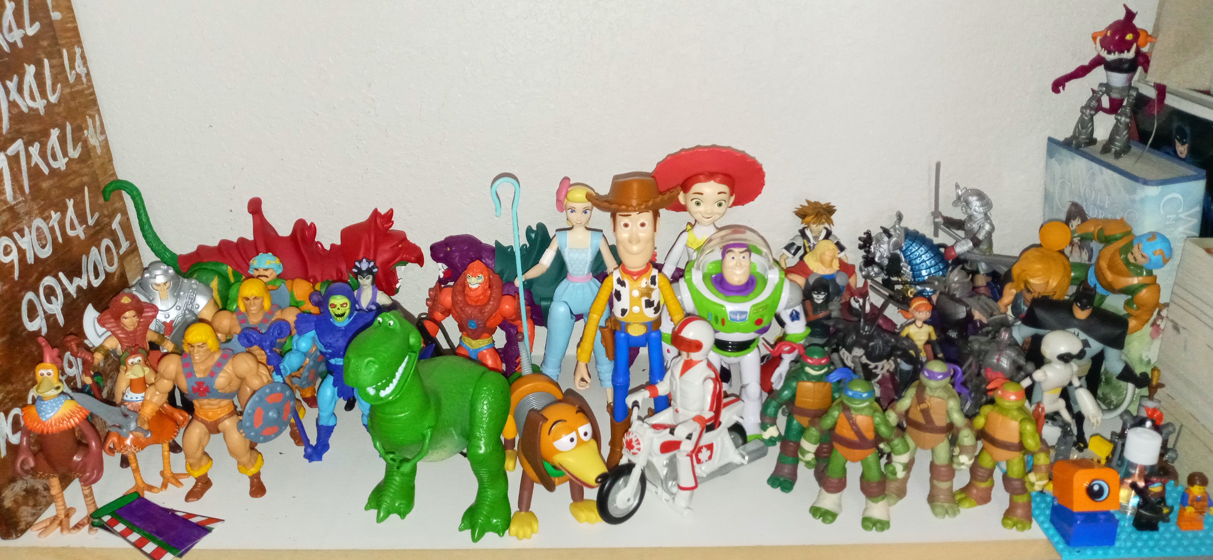 UsBonecos Action Figures - Toy Story 5? 😱 . Créditos