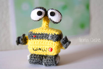 Wall-E Amigurumi crochet doll