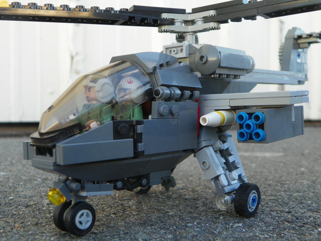 Lego Attack Helicopter (3)