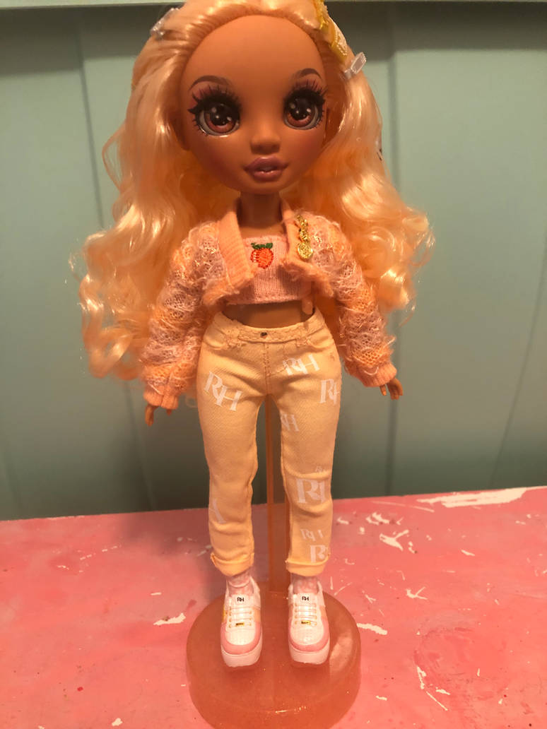 my Georgia Bloom doll by user15432 on DeviantArt