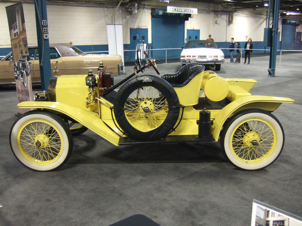 1914 Ford Model T Speedster Side View