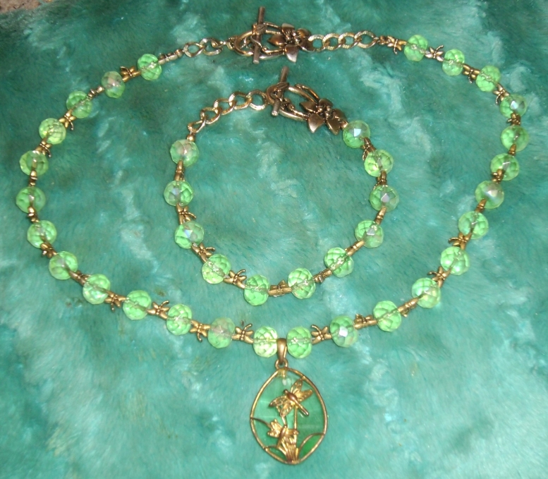 Green Dragonfly Necklace and Bracelet 1