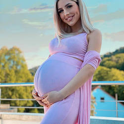 Pregnant Woman 90