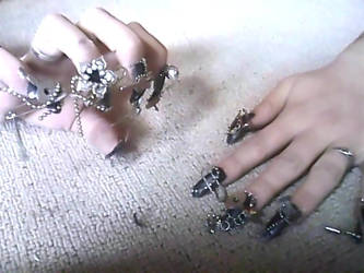 Gothic decora nail art