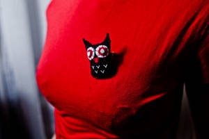 Black owl pin