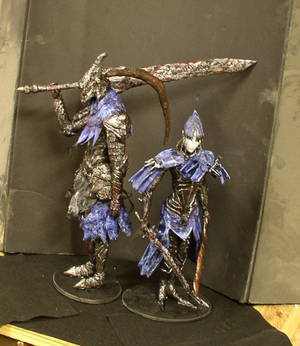 Dark Souls Artorias and Ciaran statues