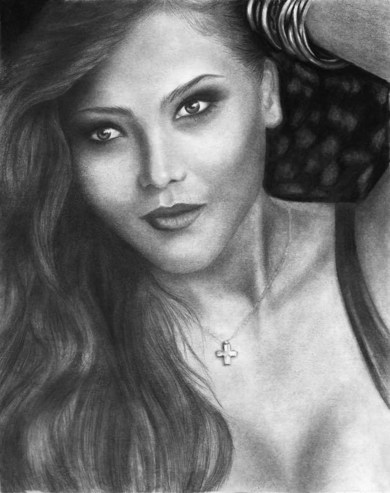 Орнелла Мути портрет карандашом