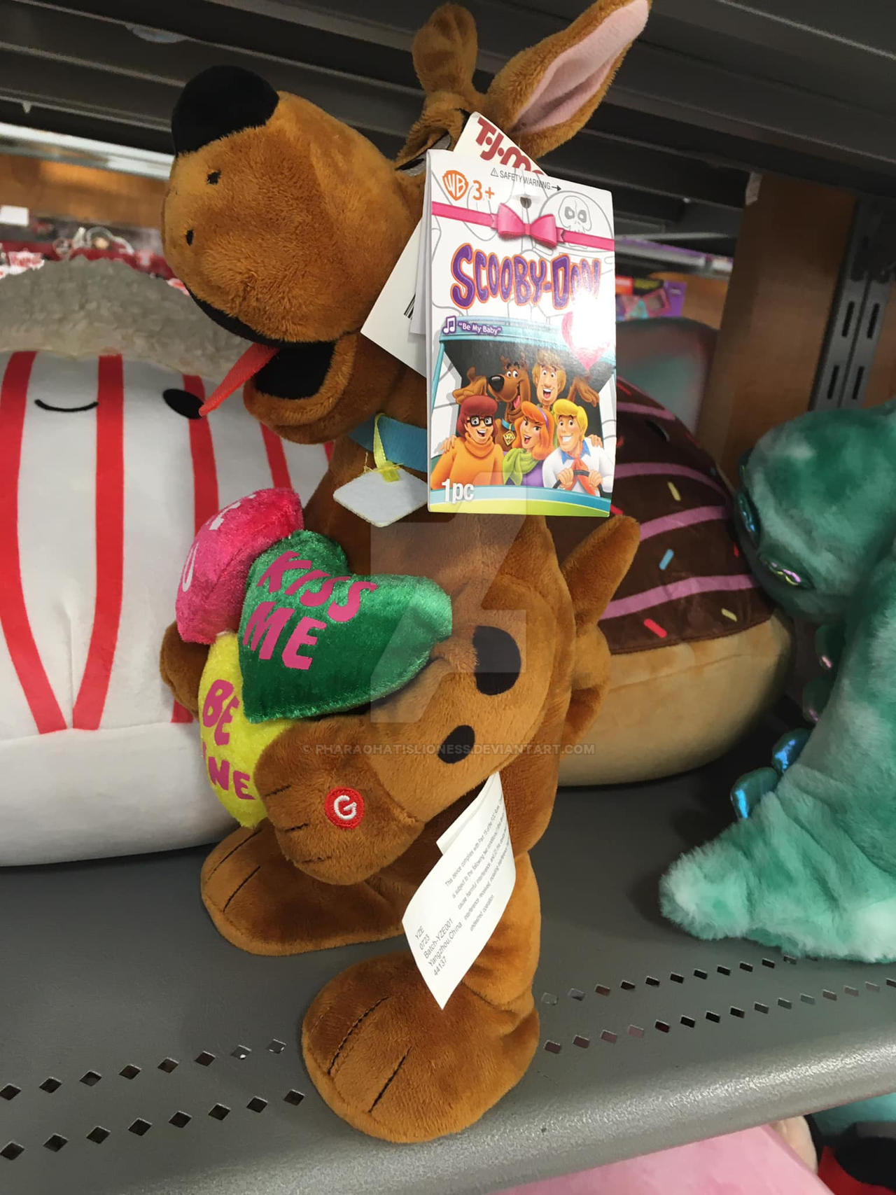 Scooby Doo Valentines Day Plush - Side View