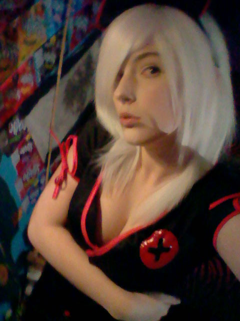 Hallo~ mein vatchers~ Nurse Arila ist here~