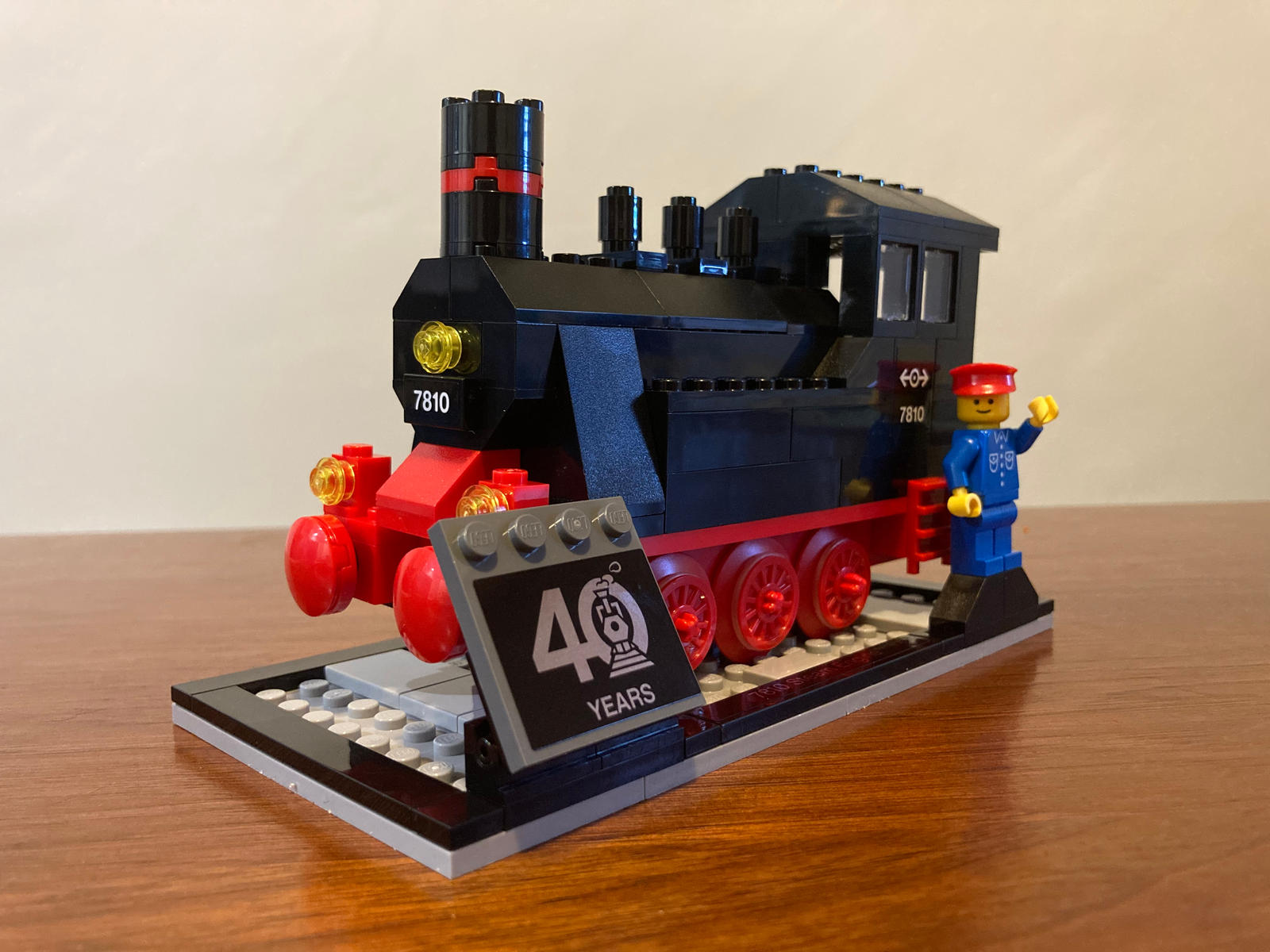 40th Anniversary Lego Steam Train by LukeTheBlueFox on DeviantArt