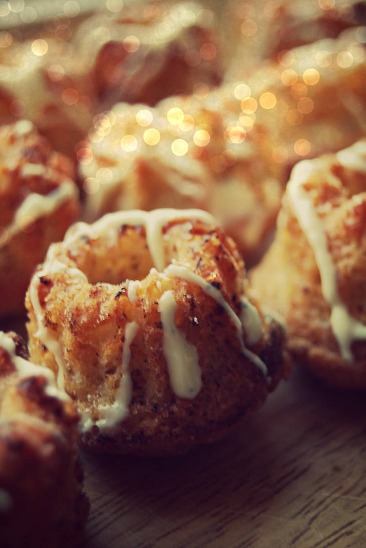 White Chocolate-Vanilla-Mini-Gugelhupf by alina-ay on DeviantArt White Chocolate-Vanilla-Mini-Gugelhupf by alina-ay on DeviantArt