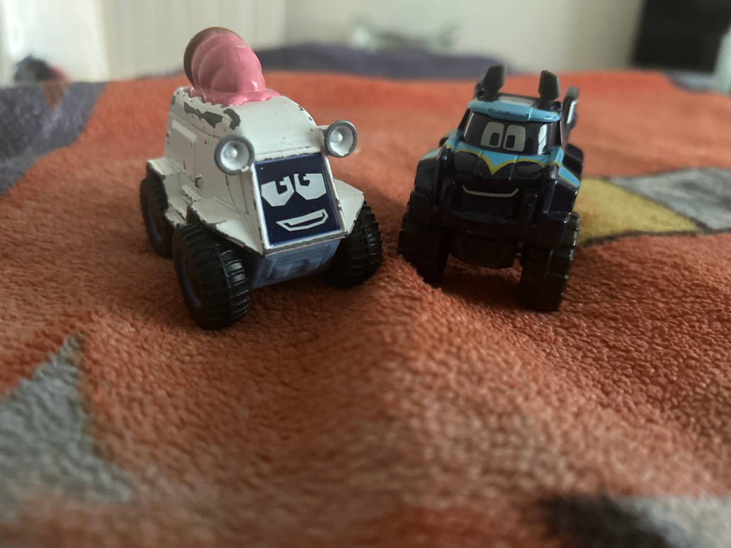 Buff And Snowy Bff From Batwheels By Dodger2222 On DeviantArt buff-and-snowy-bff-from-batwheels-by-dodger2222-on-deviantart