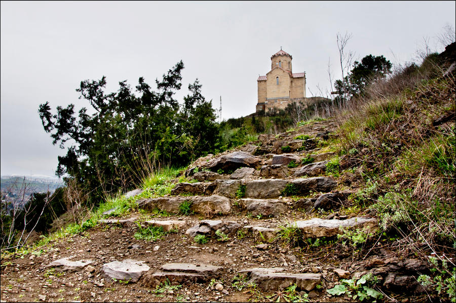 The road to Monastery