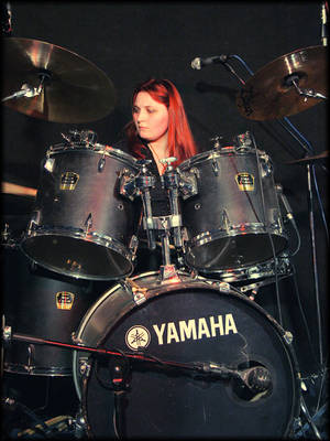 Marta Medler, drummer