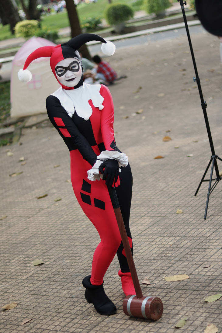 Classic Harley Quinn Cosplay by nhocksue95 on DeviantArt
