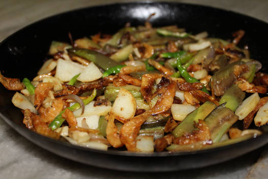 Fried Shrimp with Potato, Green Chilli, Brinjal