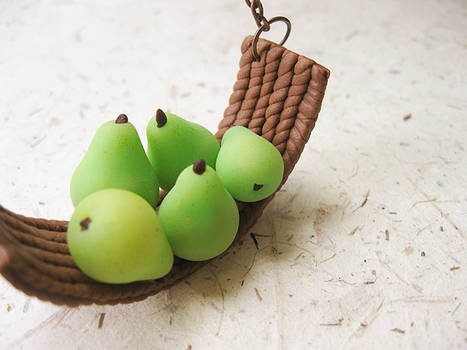 Green Pears Basket Necklace