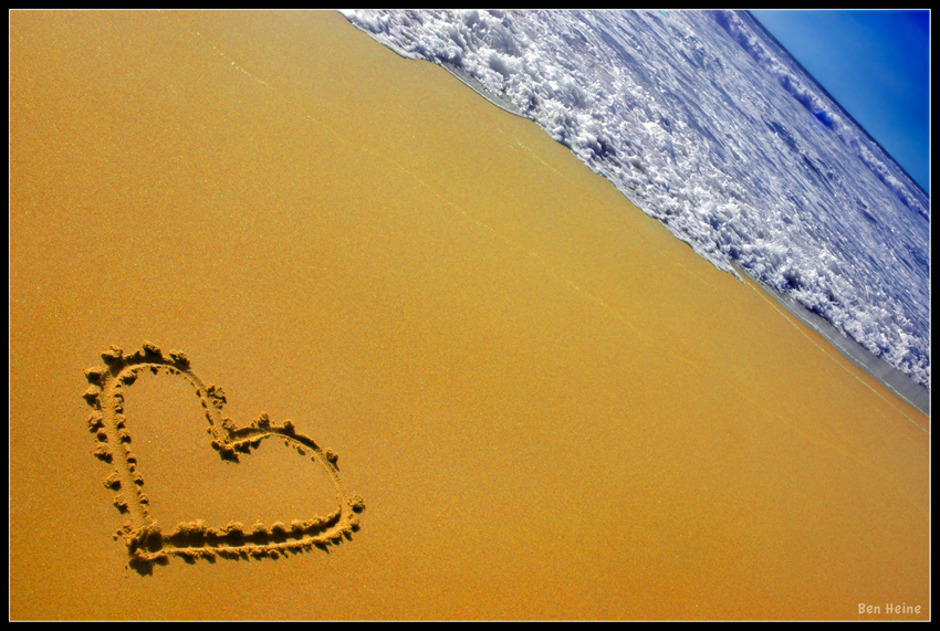 Love is Everywhere by BenHeine