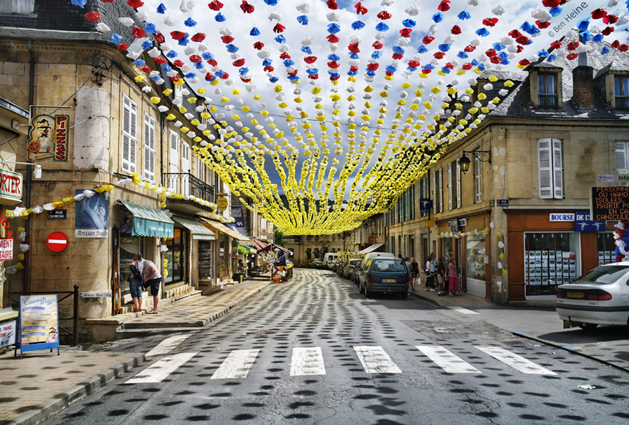 Street in Montignac - 1