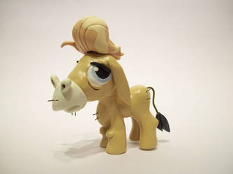 Cranky Doodle Donkey (Gold wig)