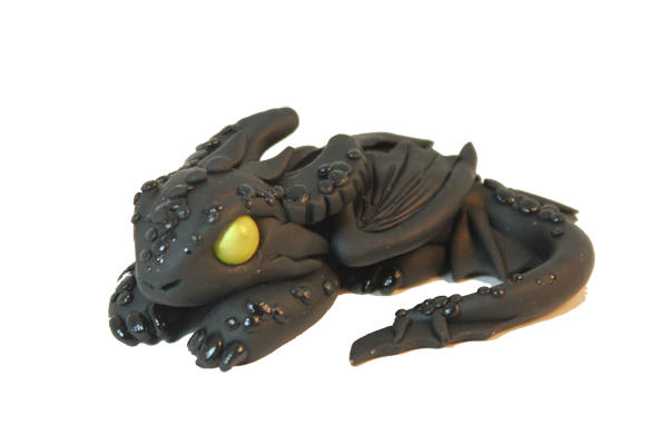 Toothless Laying Down by ShaidySkyDesign on DeviantArt