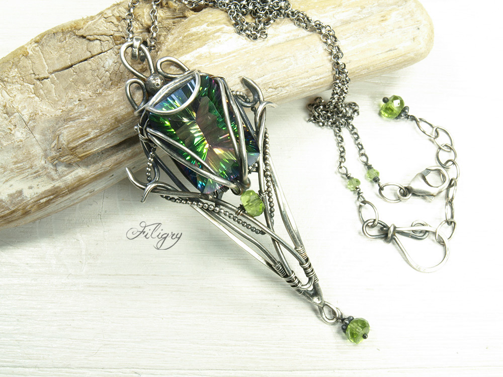 Fantasy - Mystic Quartz and Peridot Necklace