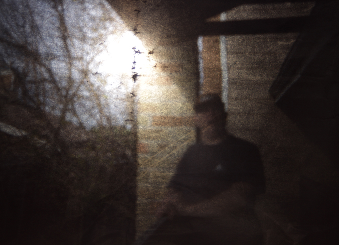 Pinhole-box  Selfie!