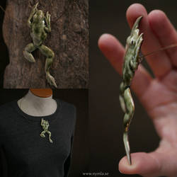 Frog friend necklace
