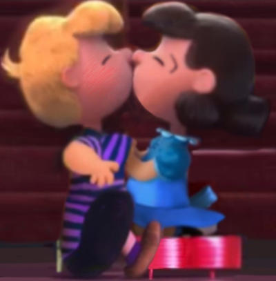 Lucy and Schroeder kissing 