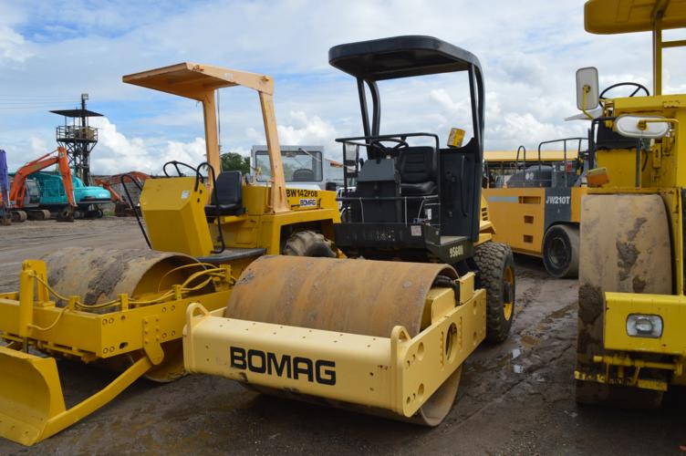 Bomag BW145D-3 vibratory roller(articulated)