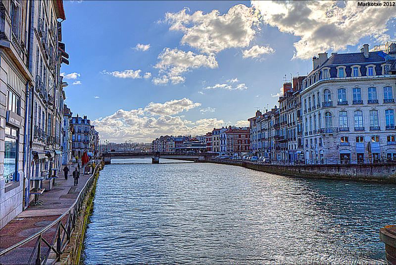 Quais de la Nive 02