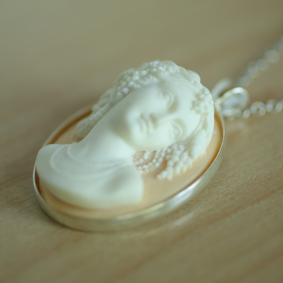 Victorian Lady Necklace