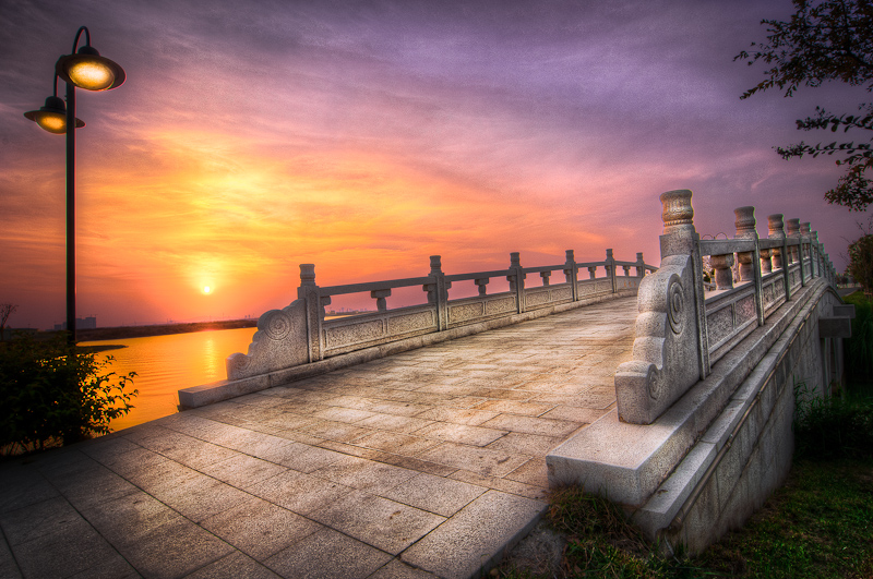 Suzhou, The Bridge to the Temple