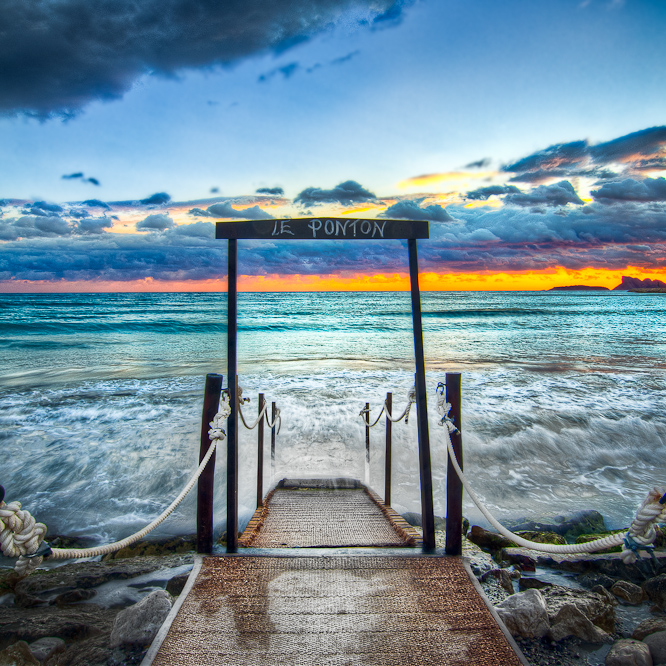 St Cyr sur Mer, walking to another world