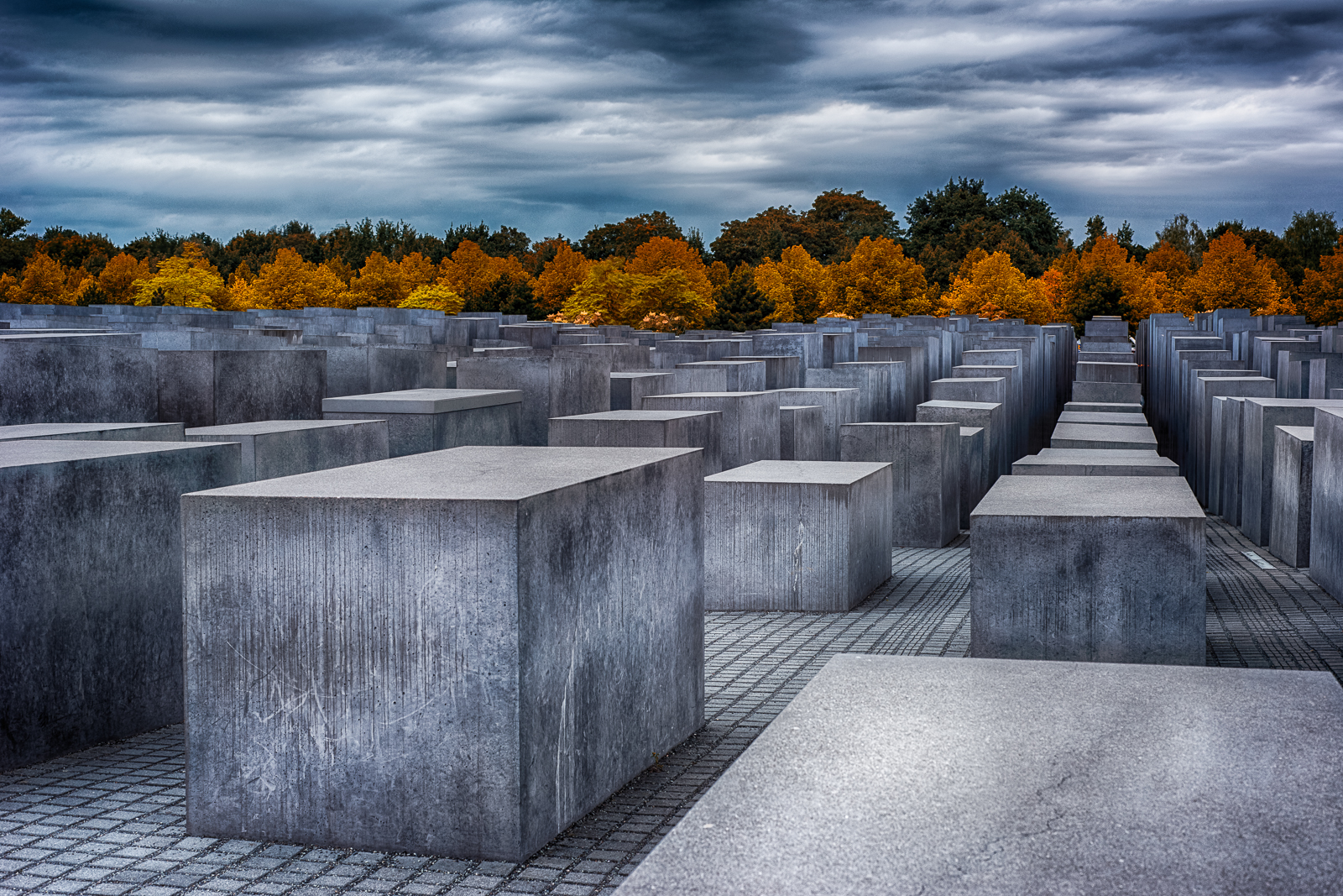 Berlin, holocaust memorial indian summer