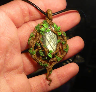 Forest Glade _ Pendant with Labradorite by Ganjamira
