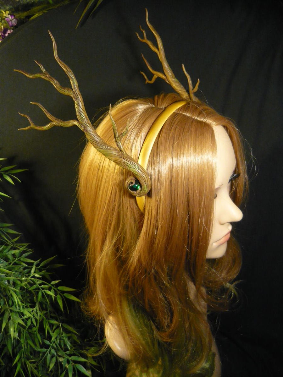 Forest Queen - handmade Branch-Antlers