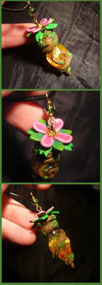 Dekuflower Vial - handmade Bottlecharm