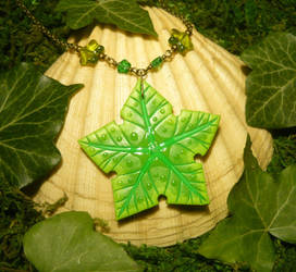 Littlefoots Treasure - Treestar Necklace