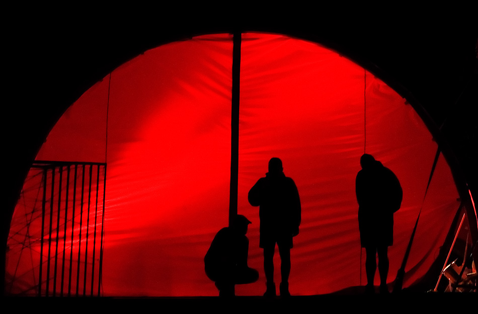 red silhouette I.