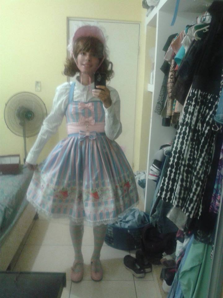 Sebas Lolita selfie