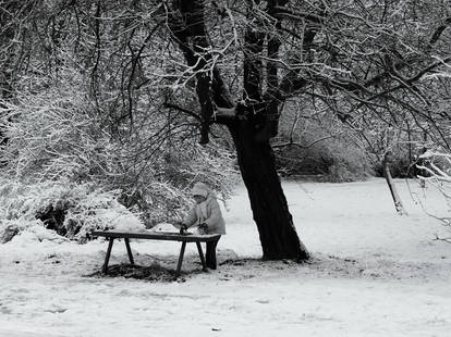 Snow and people (3)