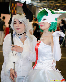 Mega-gardervoir and Mega-absol cosplay - JE 2015