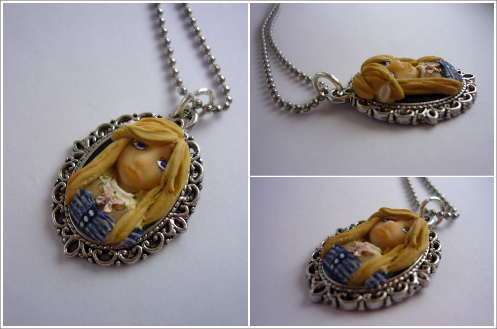 Lilie as a pendant